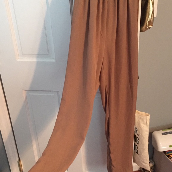 Tan jumpsuit - Picture 2 of 4